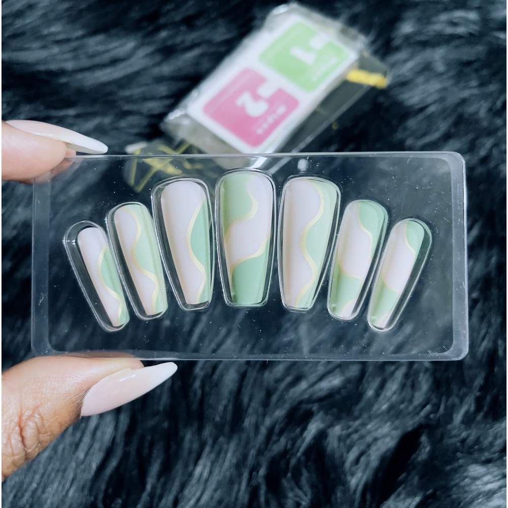 PRESS ON NAILS